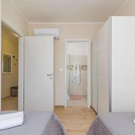 Apartment 4 Guests In Medulin
