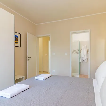 Apartment In Near Bijeca Medulin