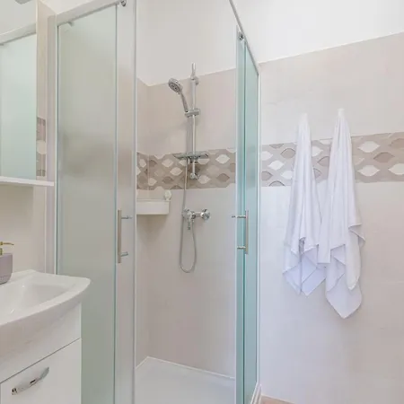 Apartment In Near Bijeca Medulin
